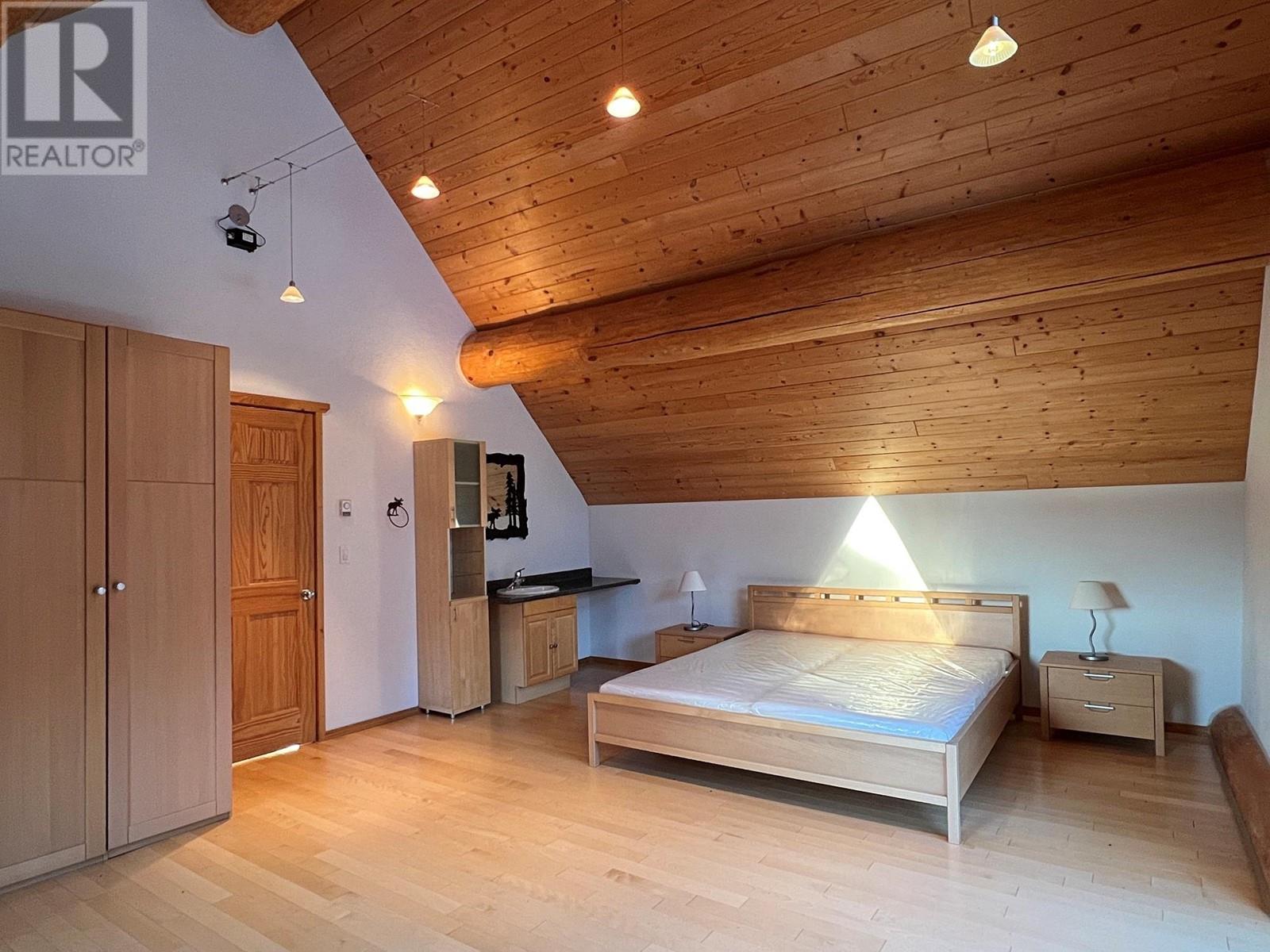 6326 Leamont Place Property Photo 27