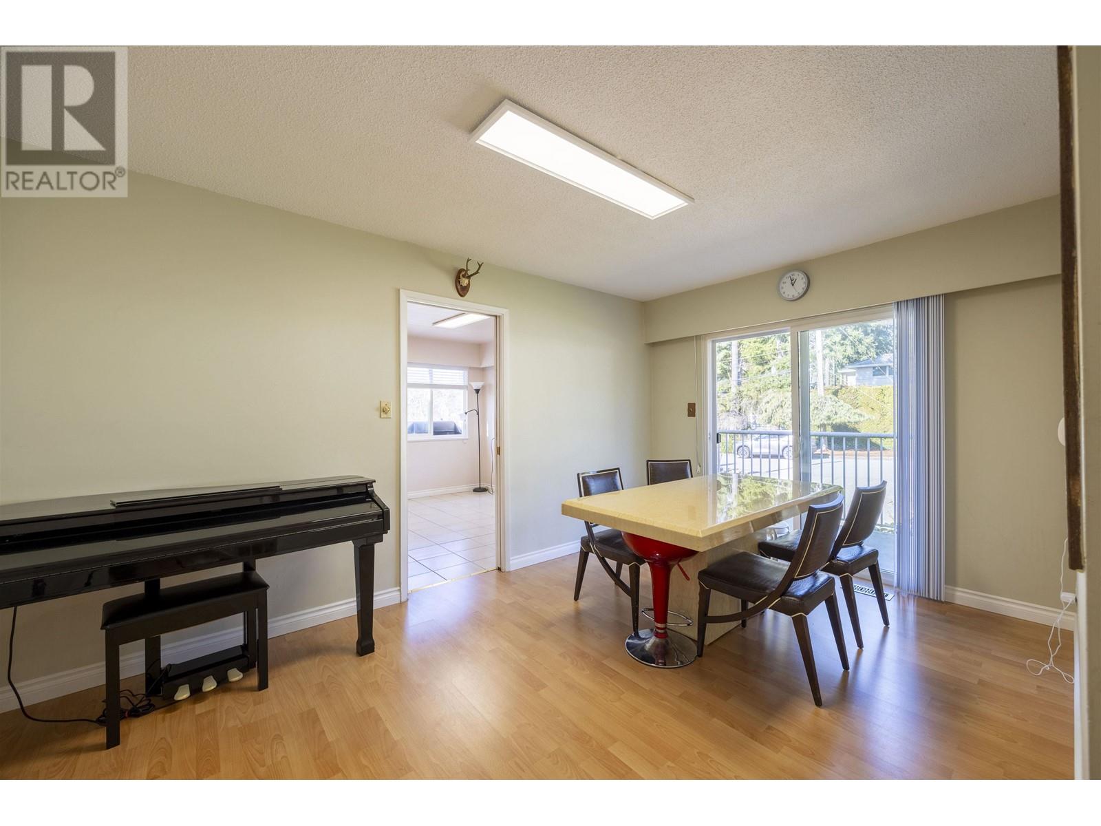 736 Sydney Avenue Property Photo 8
