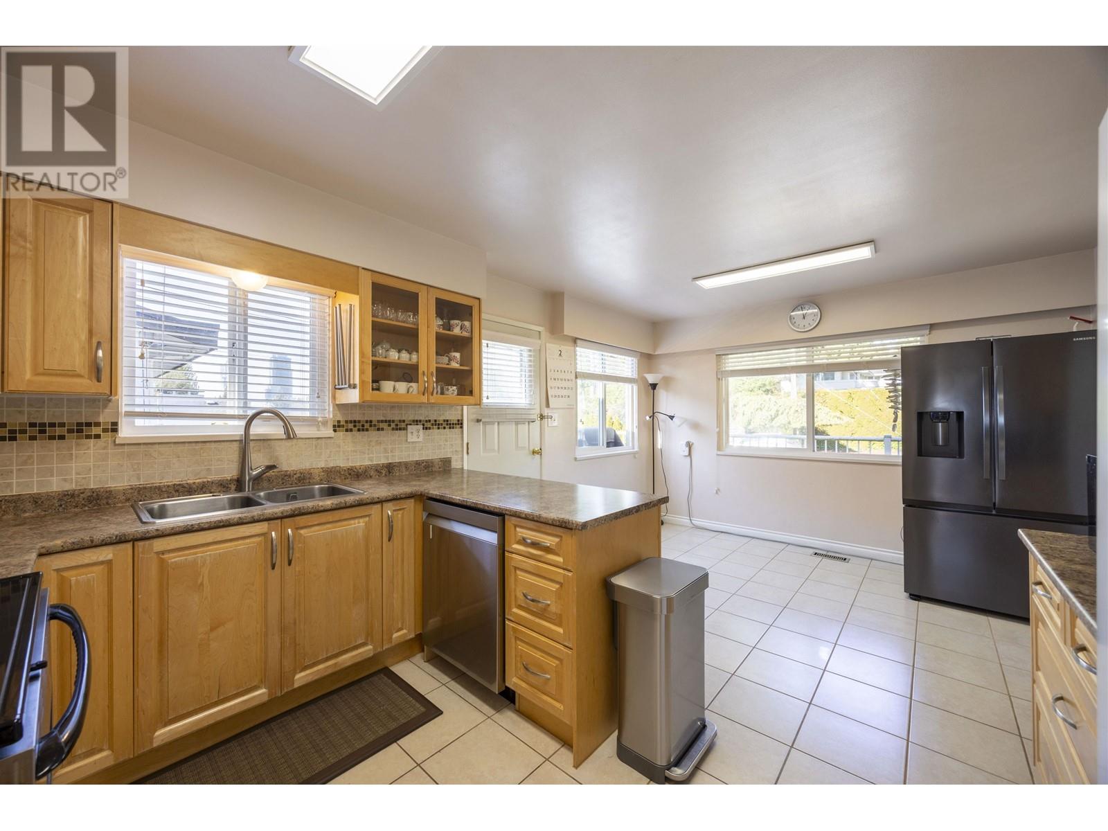 736 Sydney Avenue Property Photo 14