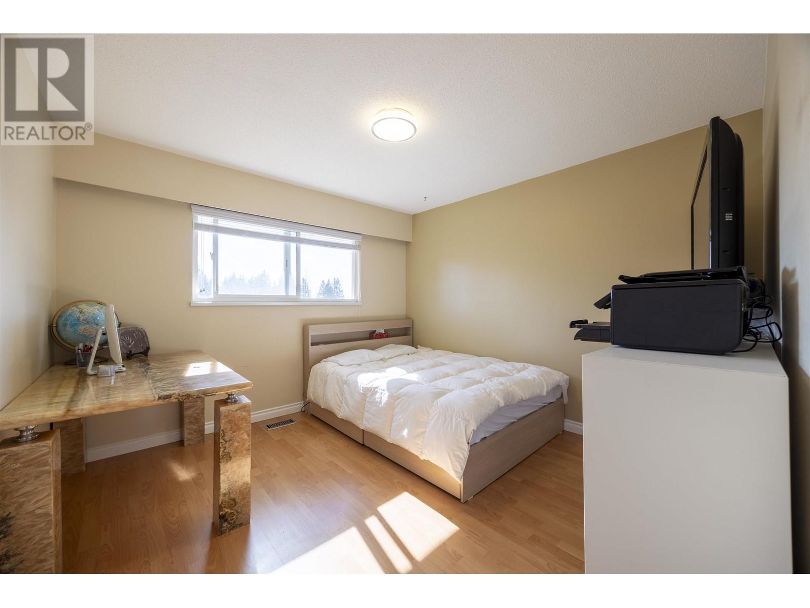 736 Sydney Avenue Property Photo 15