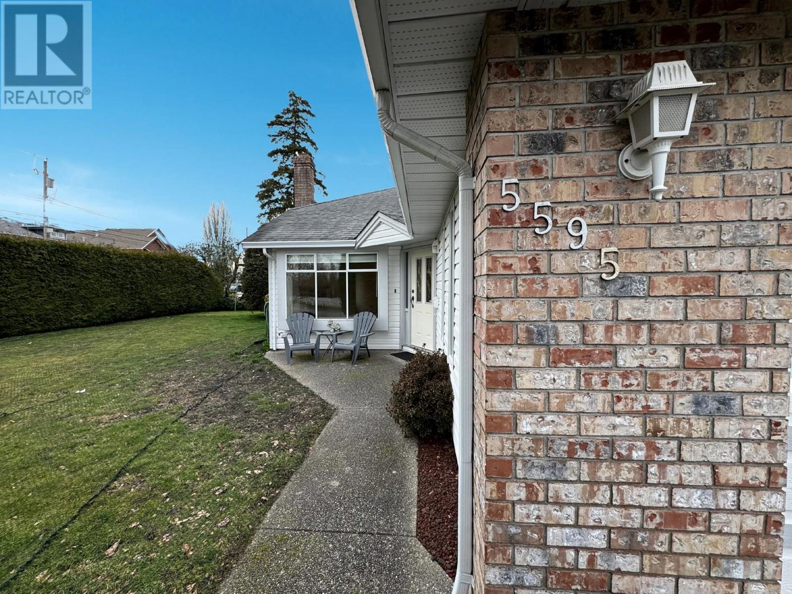 5595 Dowler Road Property Photo 3