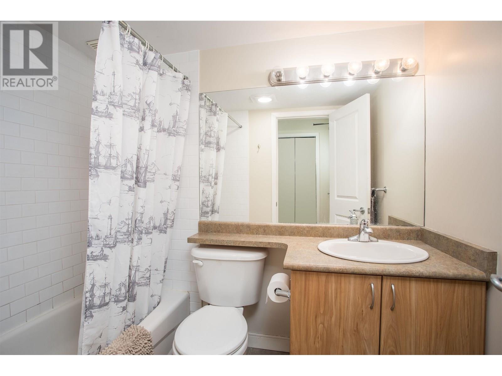 106 2330 Maple Street Property Photo 11