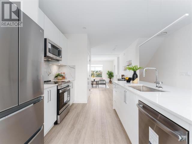 48 4337 Boundary Road Property Photo 3