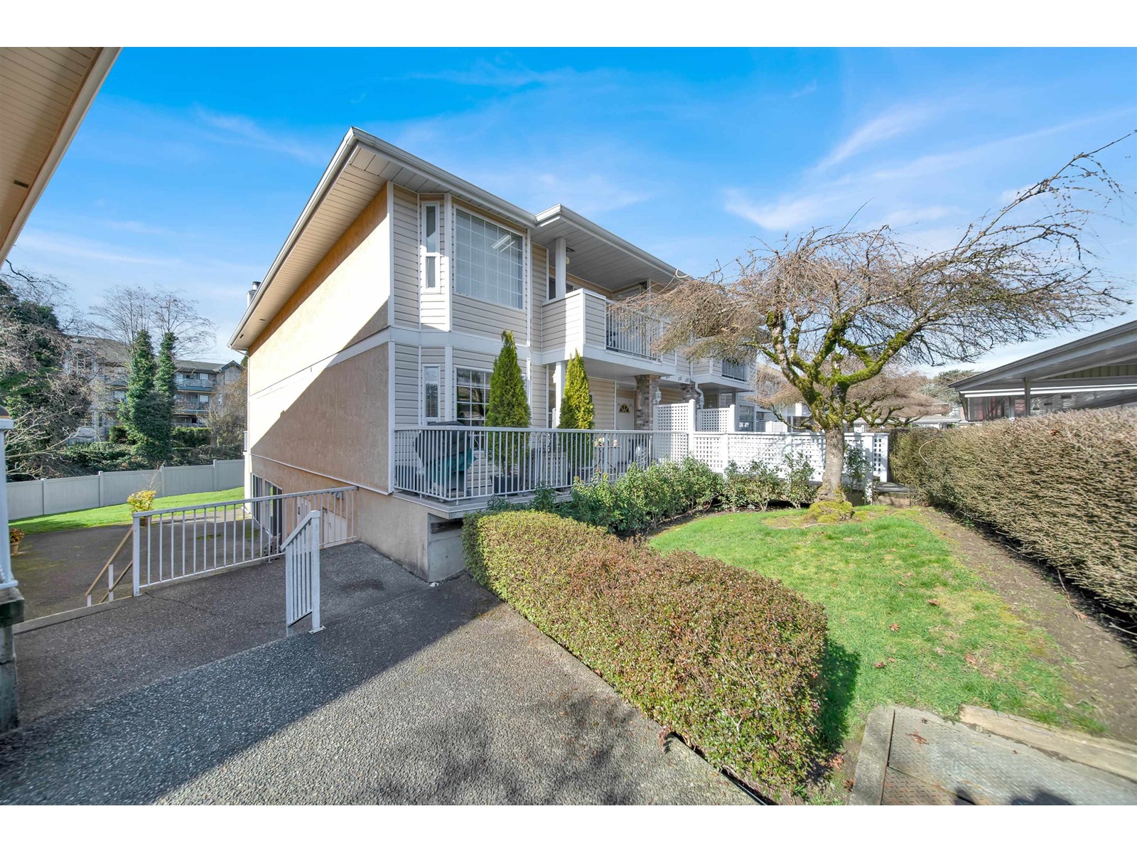 232 5641 201 Street Property Photo 2