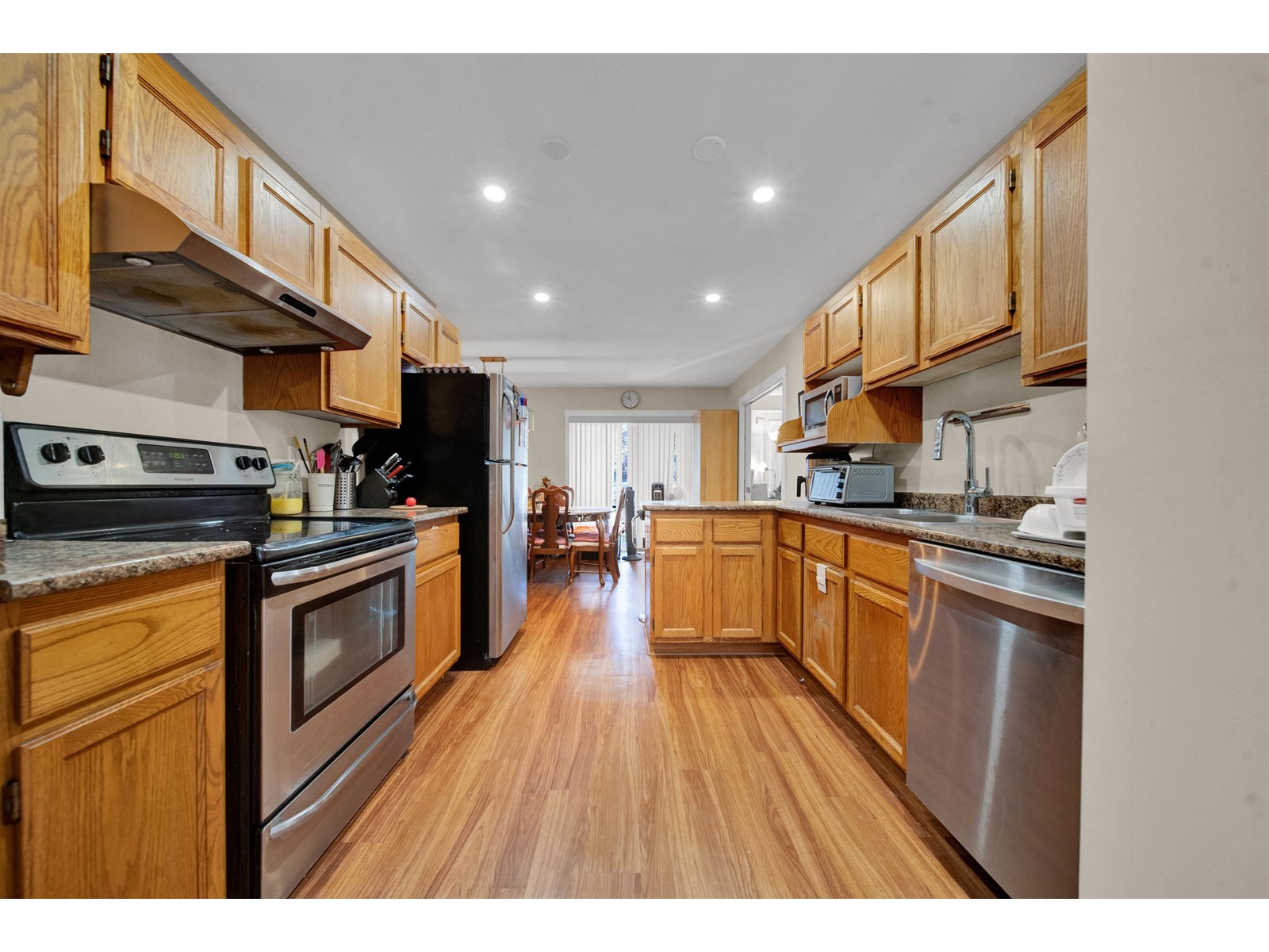 232 5641 201 Street Property Photo 4