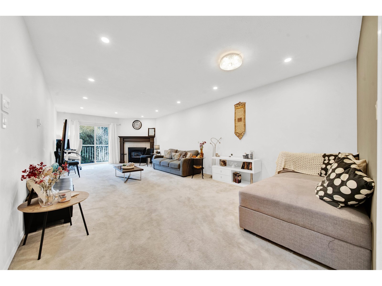 232 5641 201 Street Property Photo 8