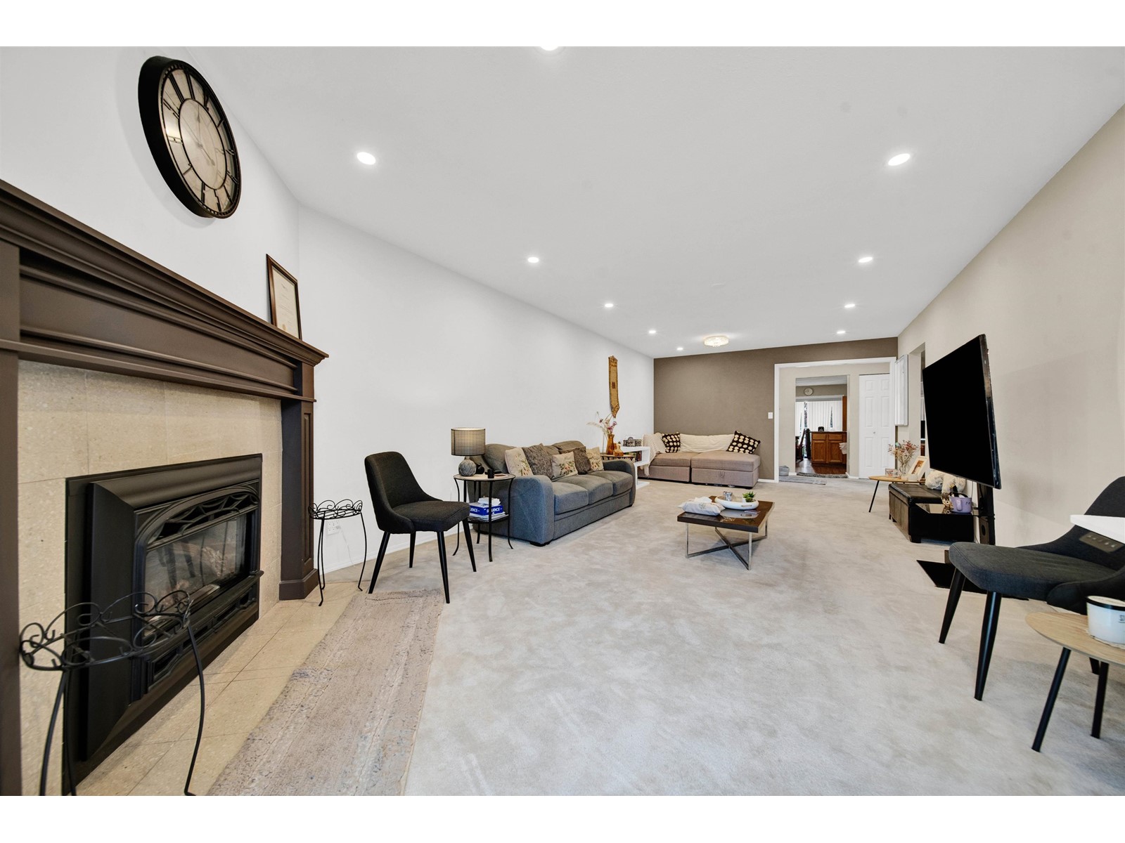 232 5641 201 Street Property Photo 10