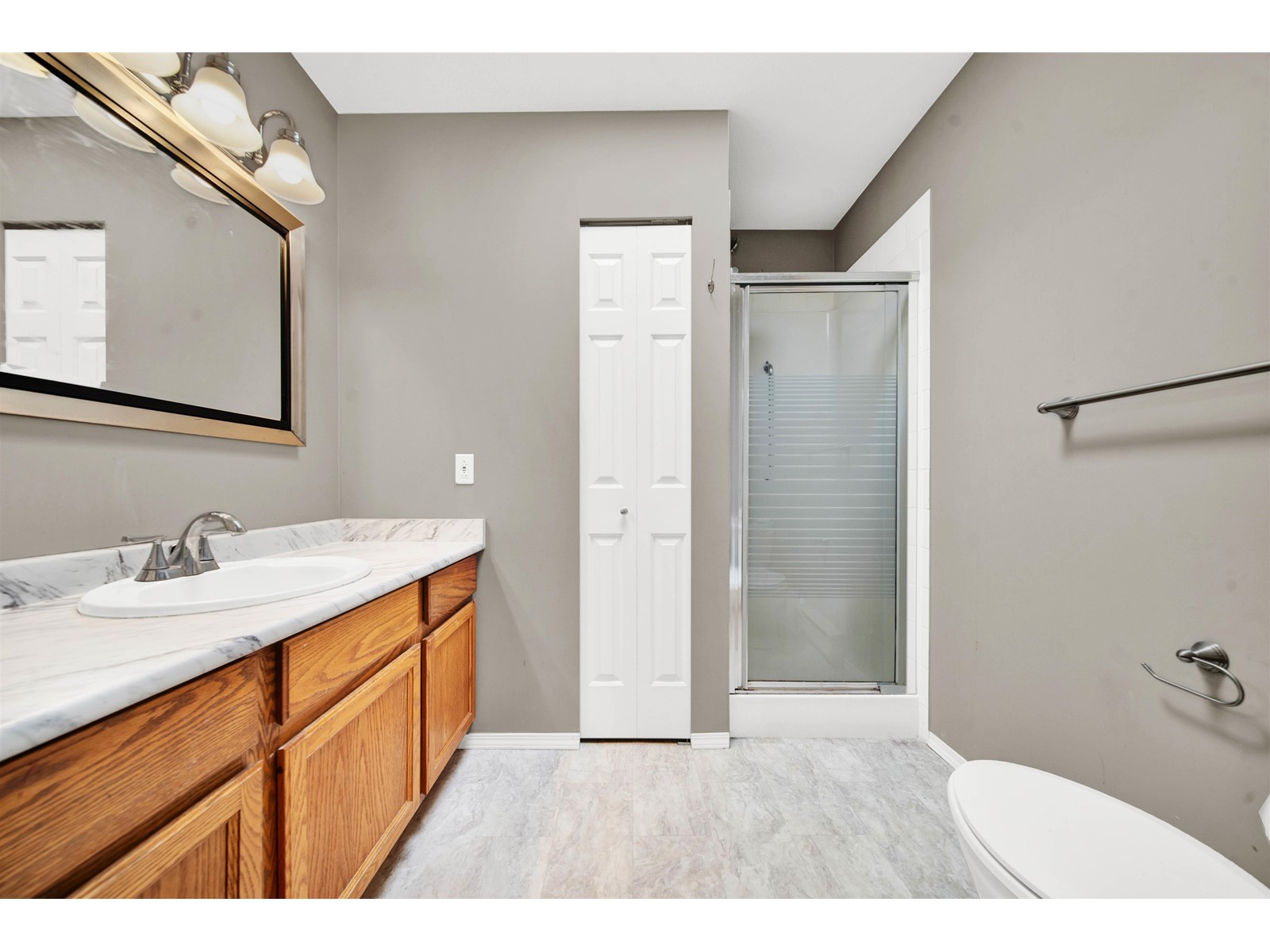 232 5641 201 Street Property Photo 15