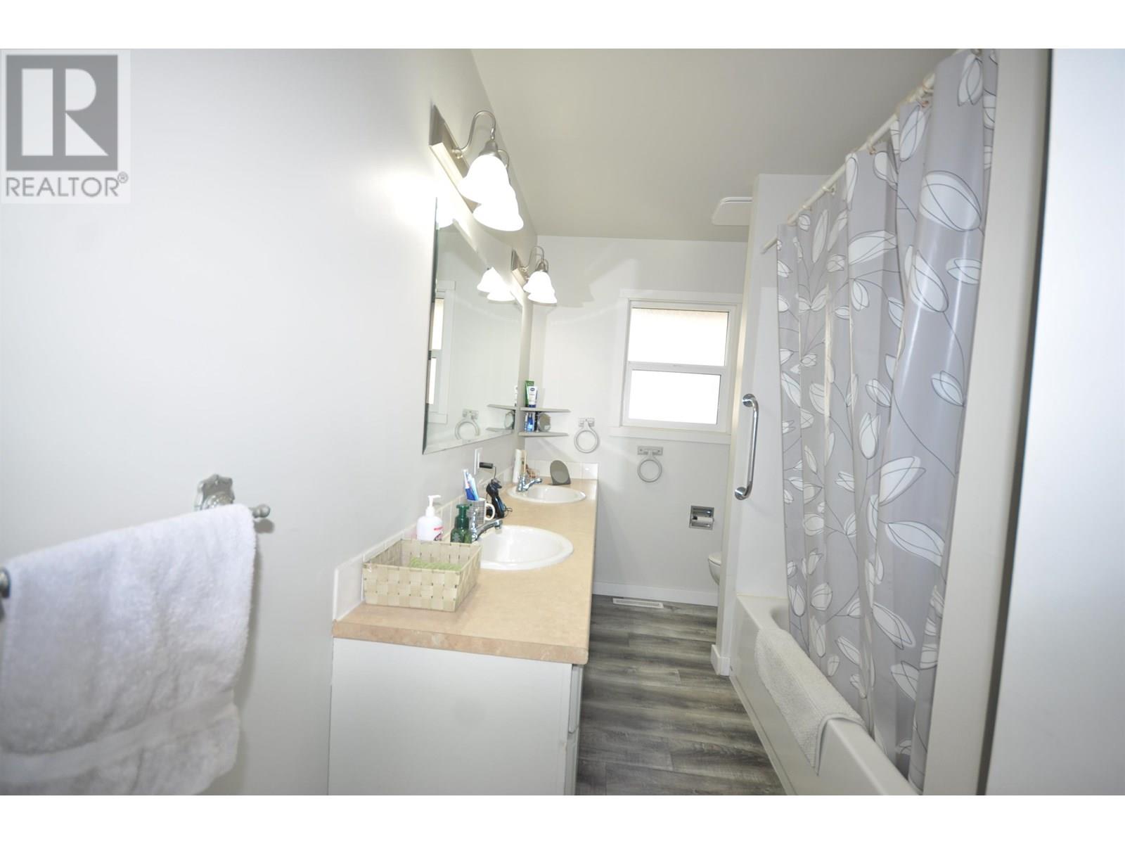 2426 Bellevue Drive Property Photo 16