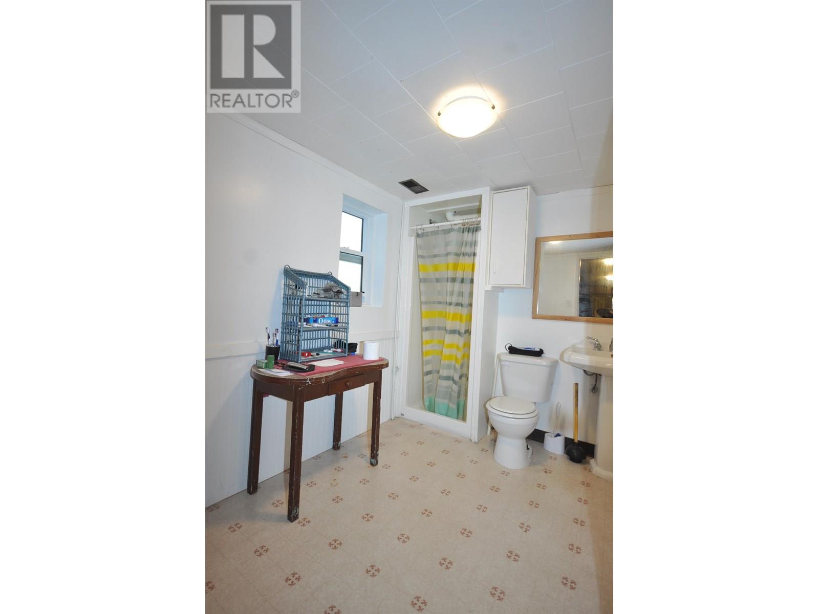 2426 Bellevue Drive Property Photo 22