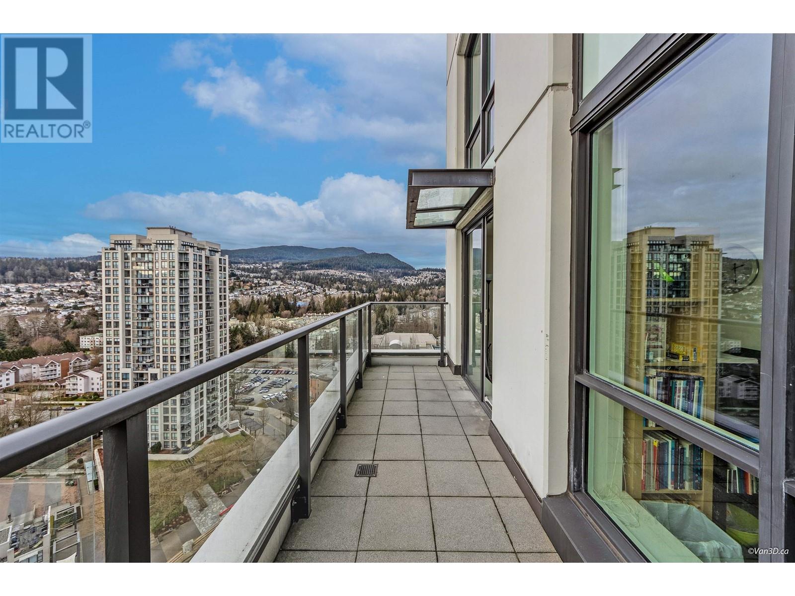 2208 3007 Glen Drive Property Photo 4