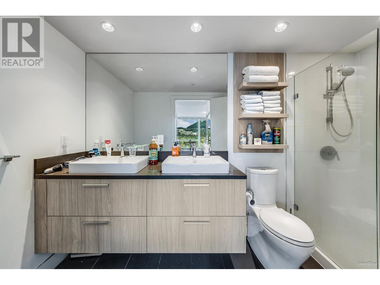 2208 3007 Glen Drive Property Photo 15