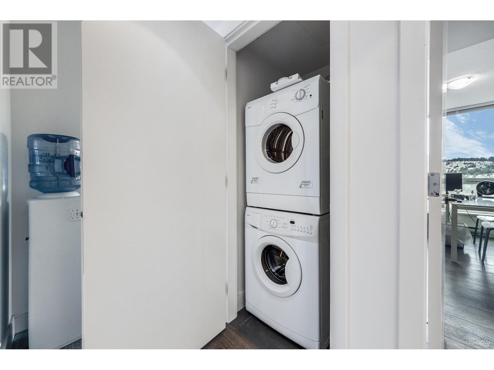 2208 3007 Glen Drive Property Photo 20