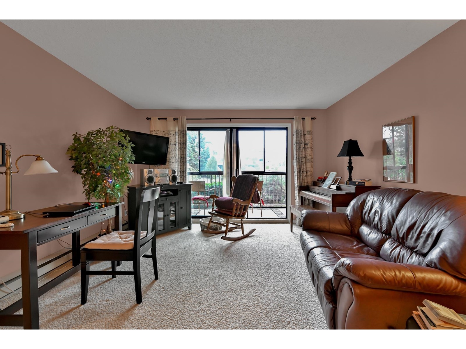 102 32910 Amicus Place Property Photo 3