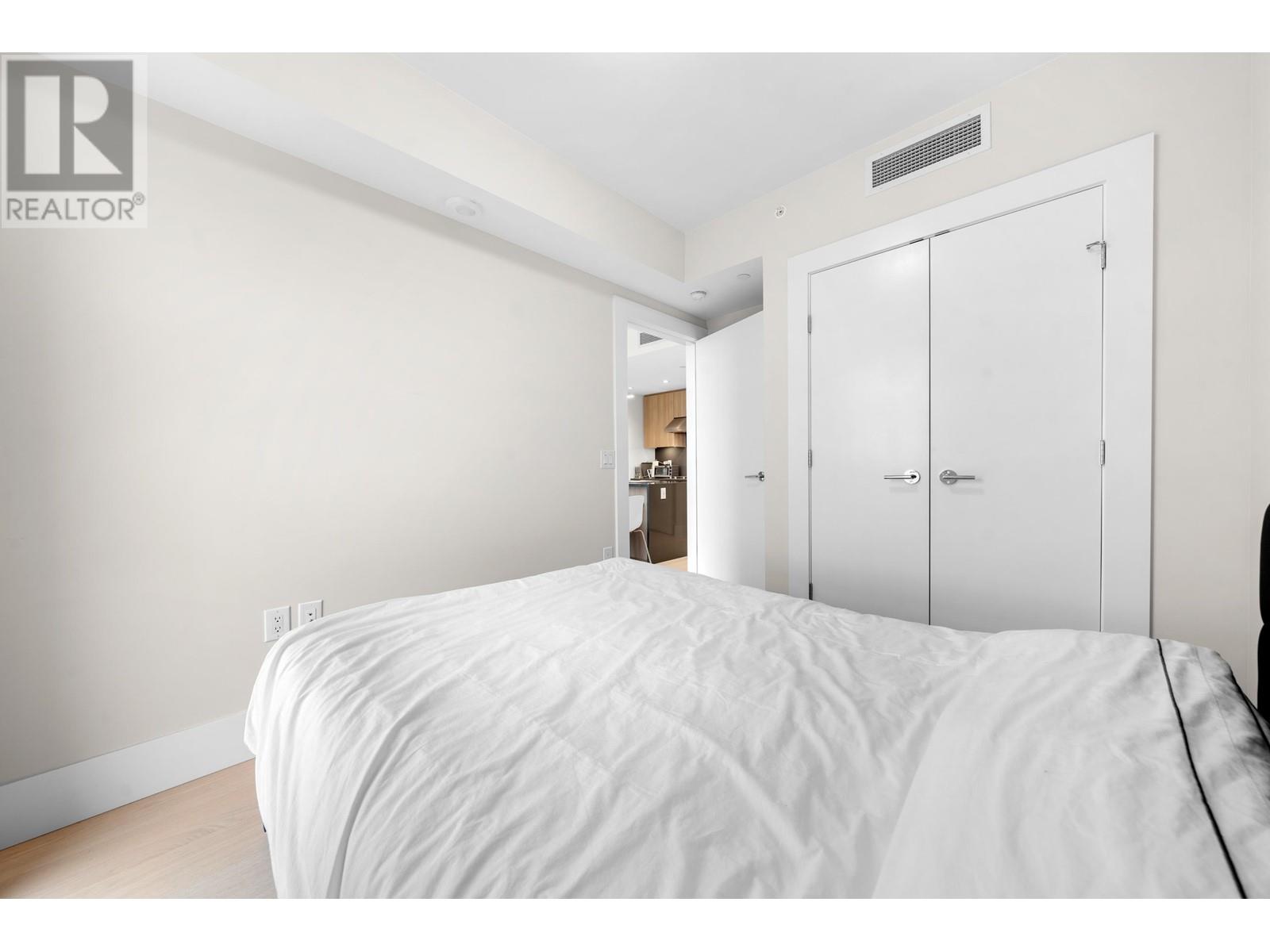 2205 3430 E Kent Avenue South Property Photo 17
