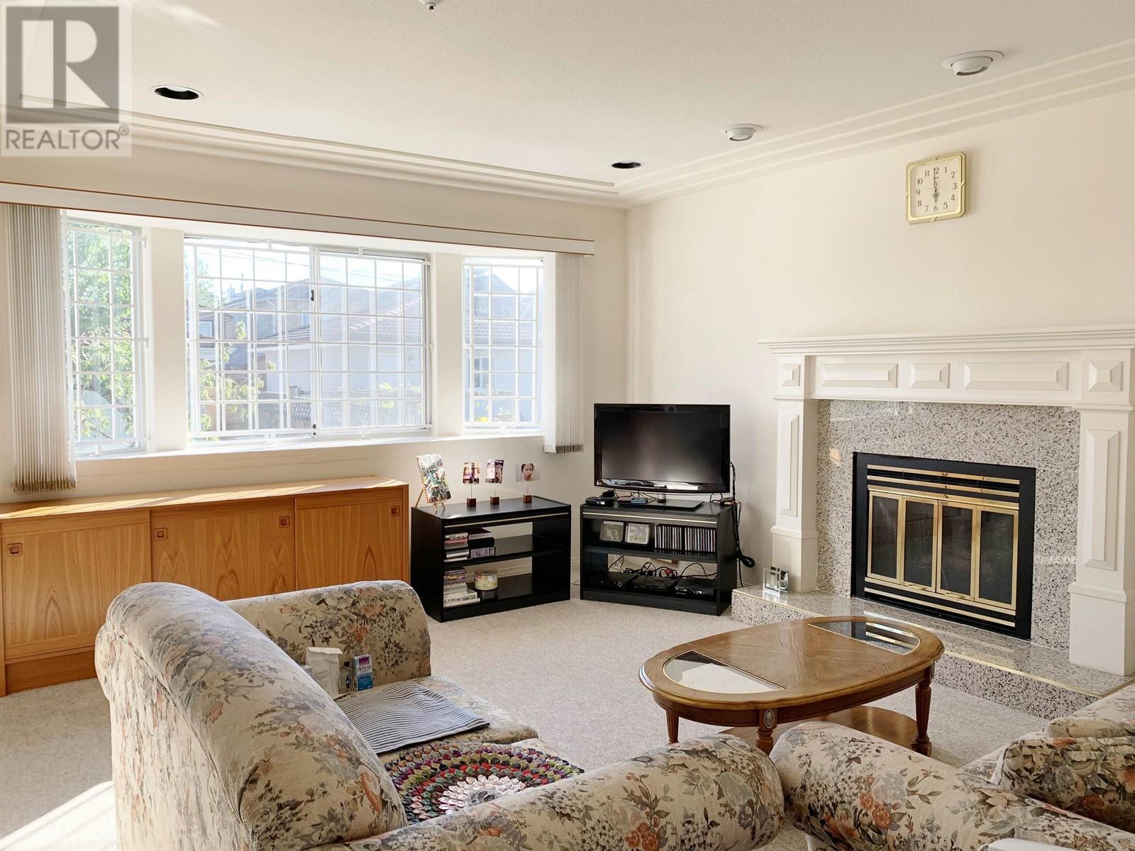 3360 Price Street Property Photo 10