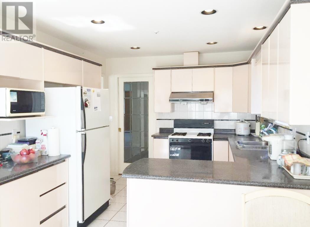 3360 Price Street Property Photo 14