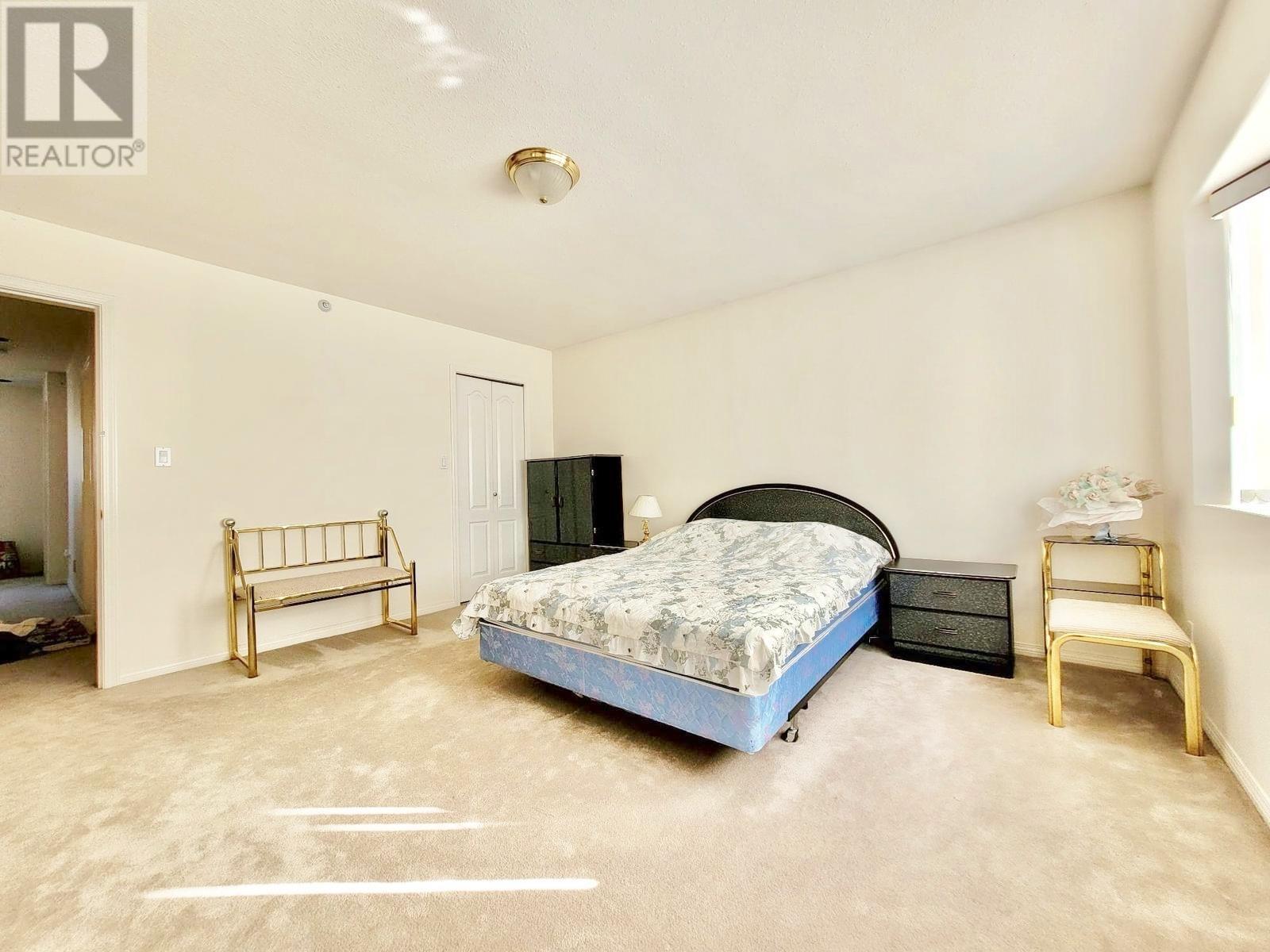3360 Price Street Property Photo 17