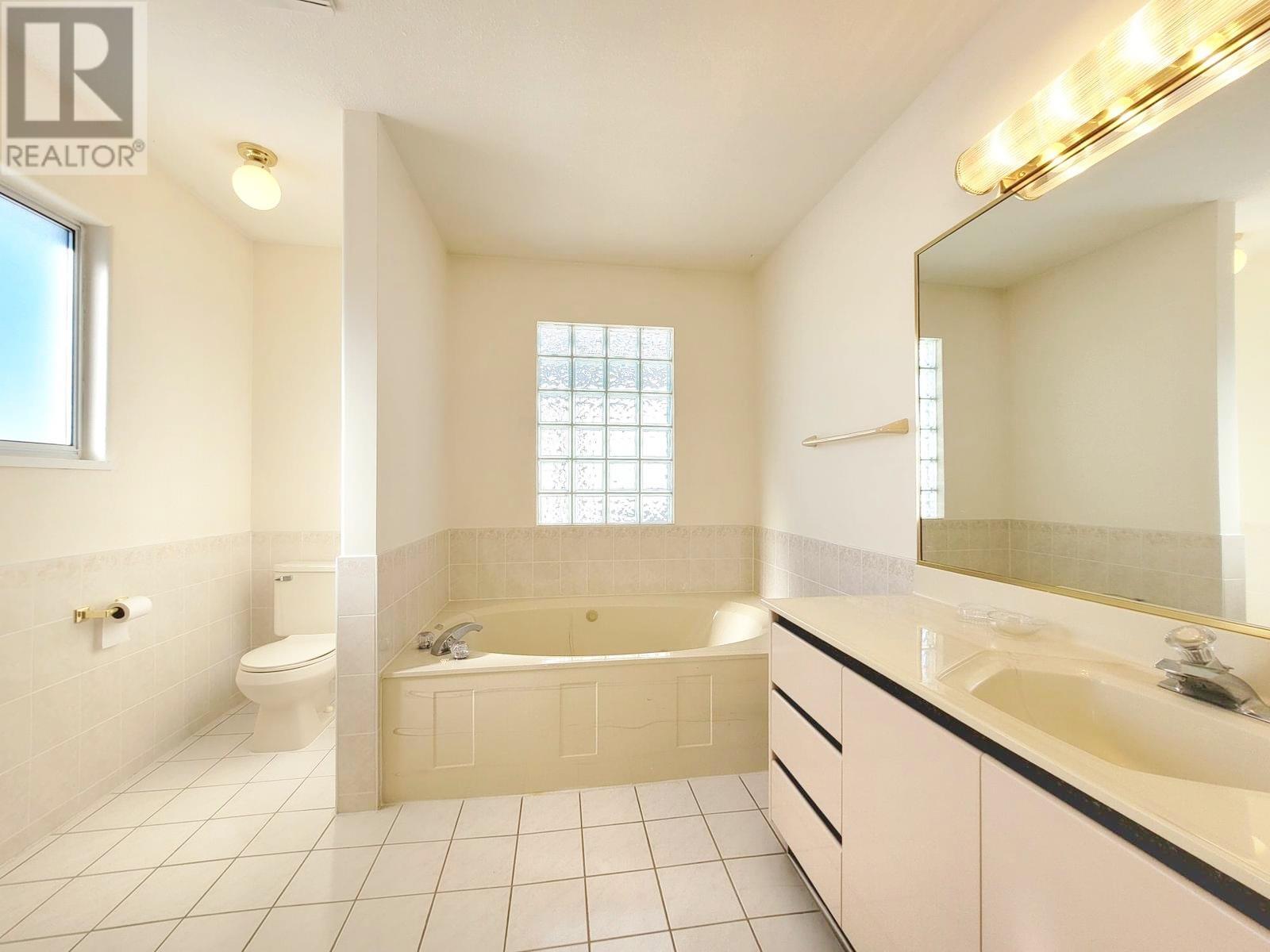 3360 Price Street Property Photo 20