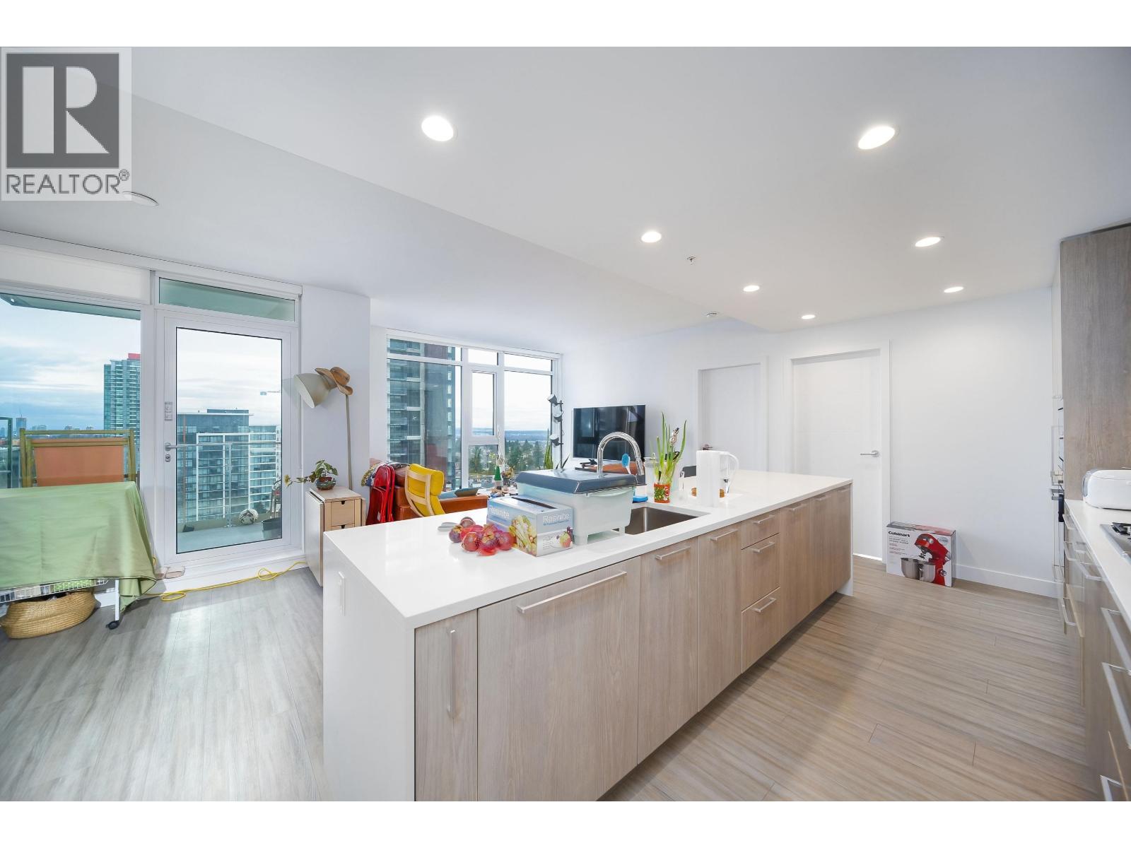 1601 6398 Silver Street Property Photo 2