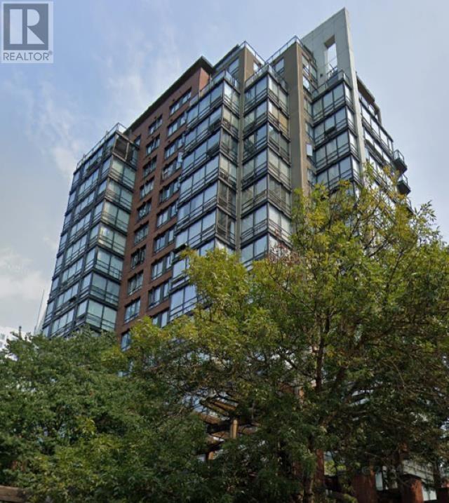 15D 139 DRAKE STREET Property Photo 1