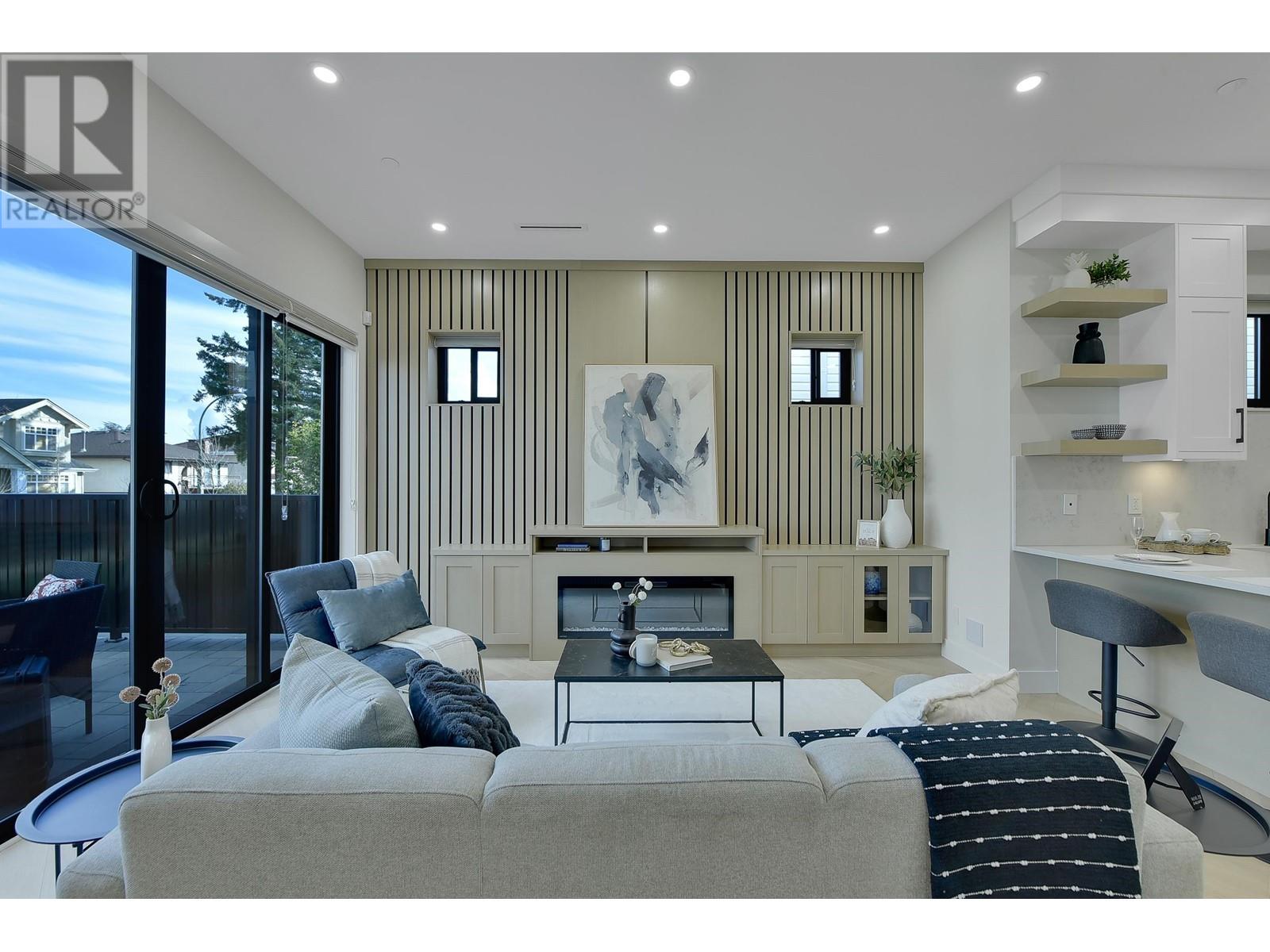 1 8079 Selkirk Street Property Photo 3