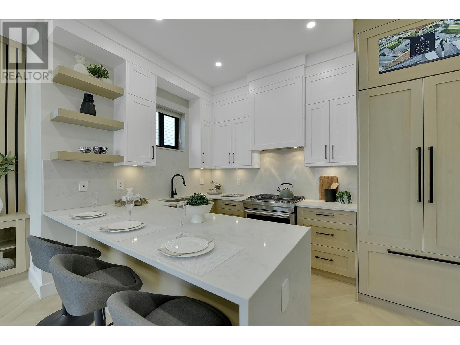 1 8079 Selkirk Street Property Photo 9