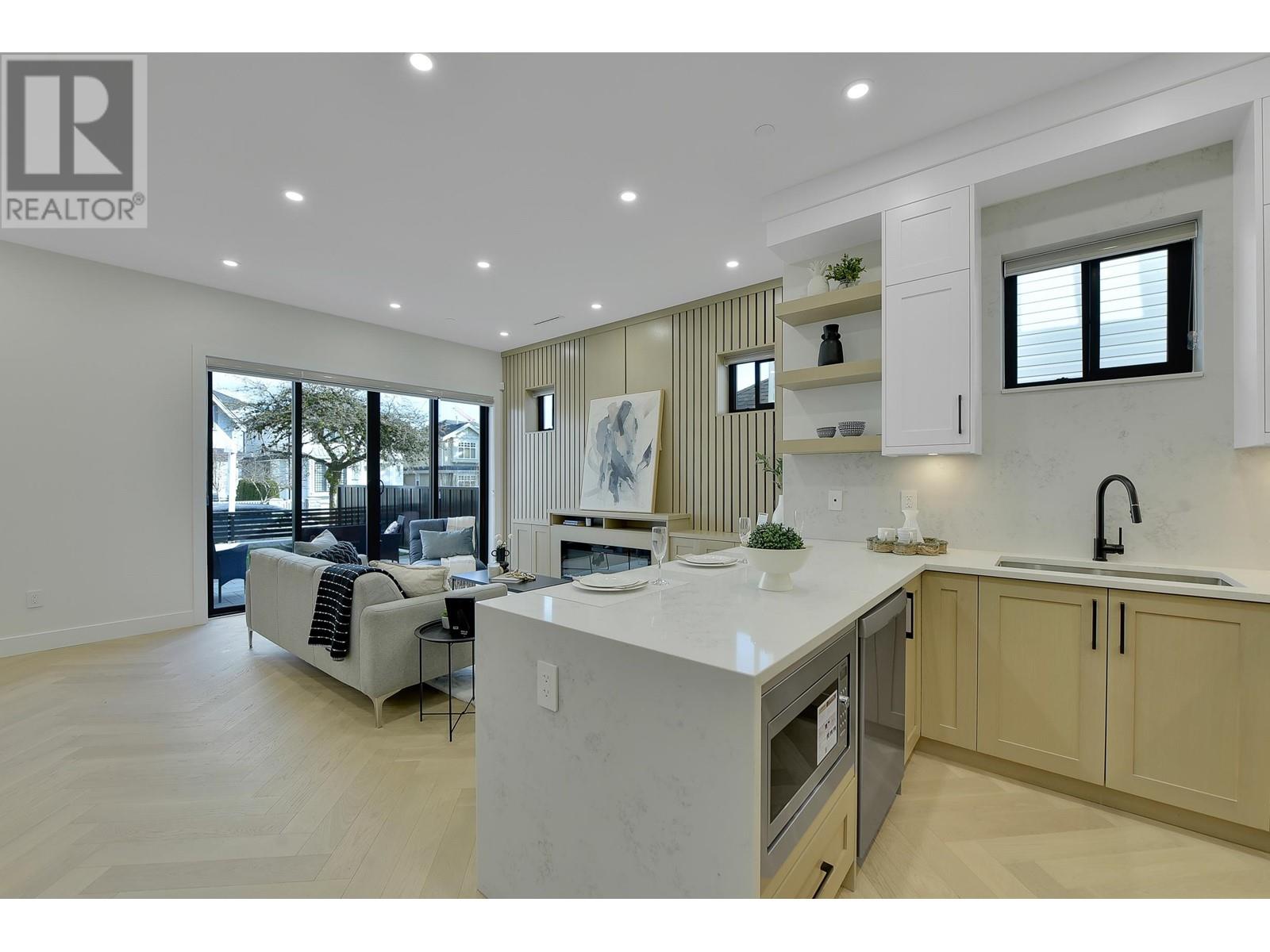 1 8079 Selkirk Street Property Photo 12
