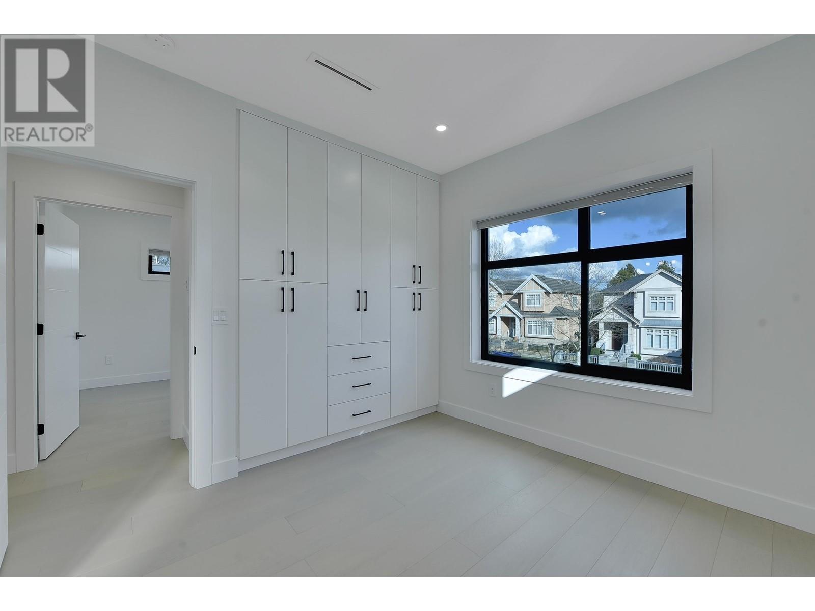 1 8079 Selkirk Street Property Photo 20