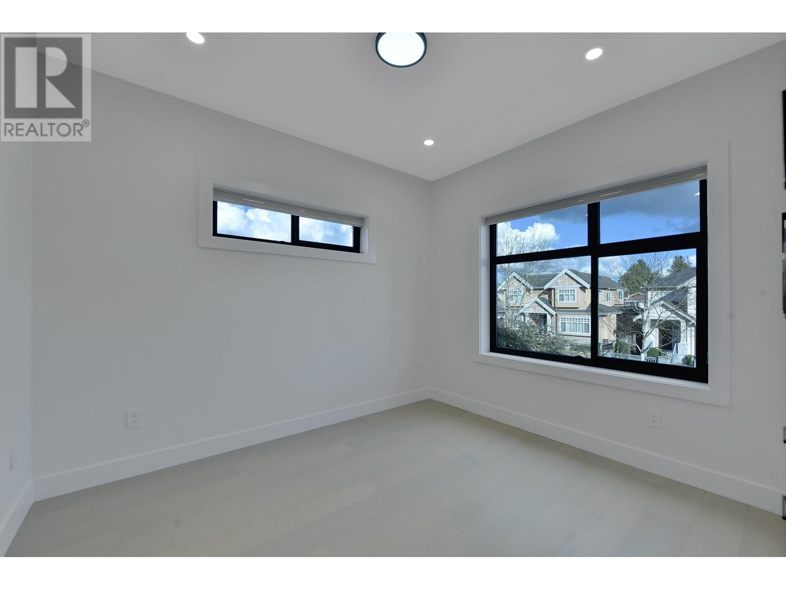 1 8079 Selkirk Street Property Photo 22