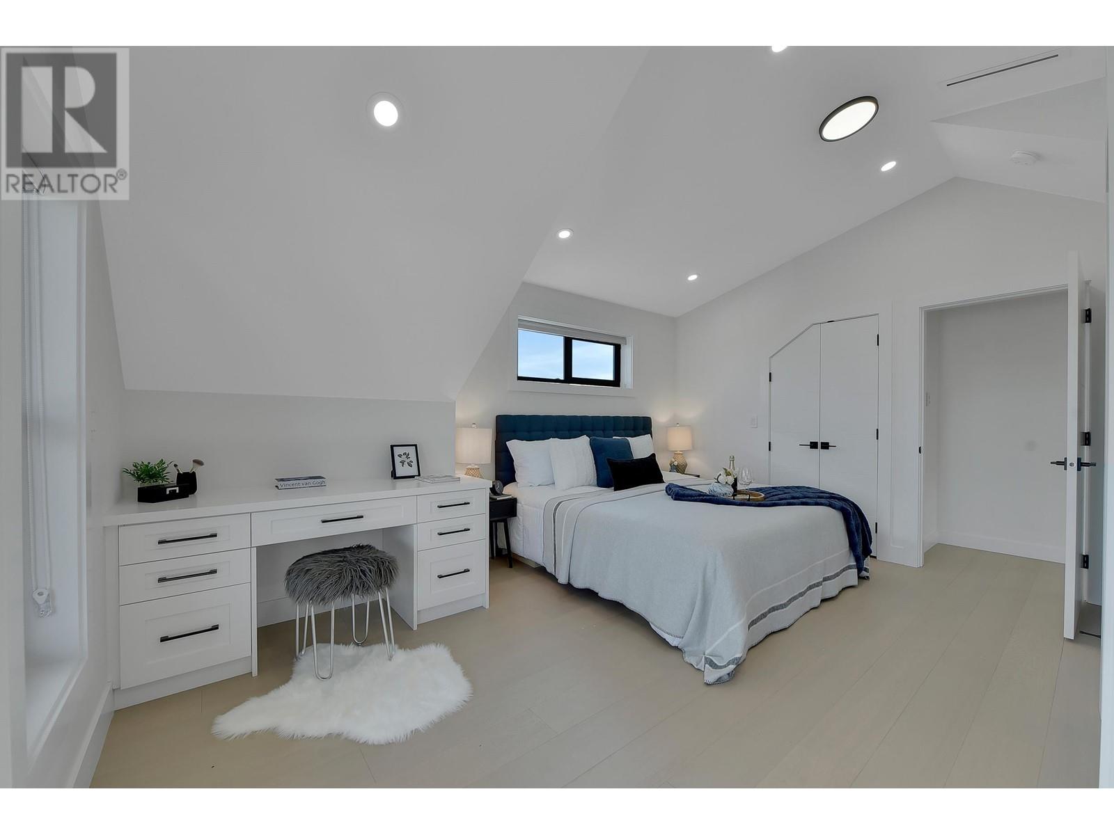 1 8079 Selkirk Street Property Photo 25