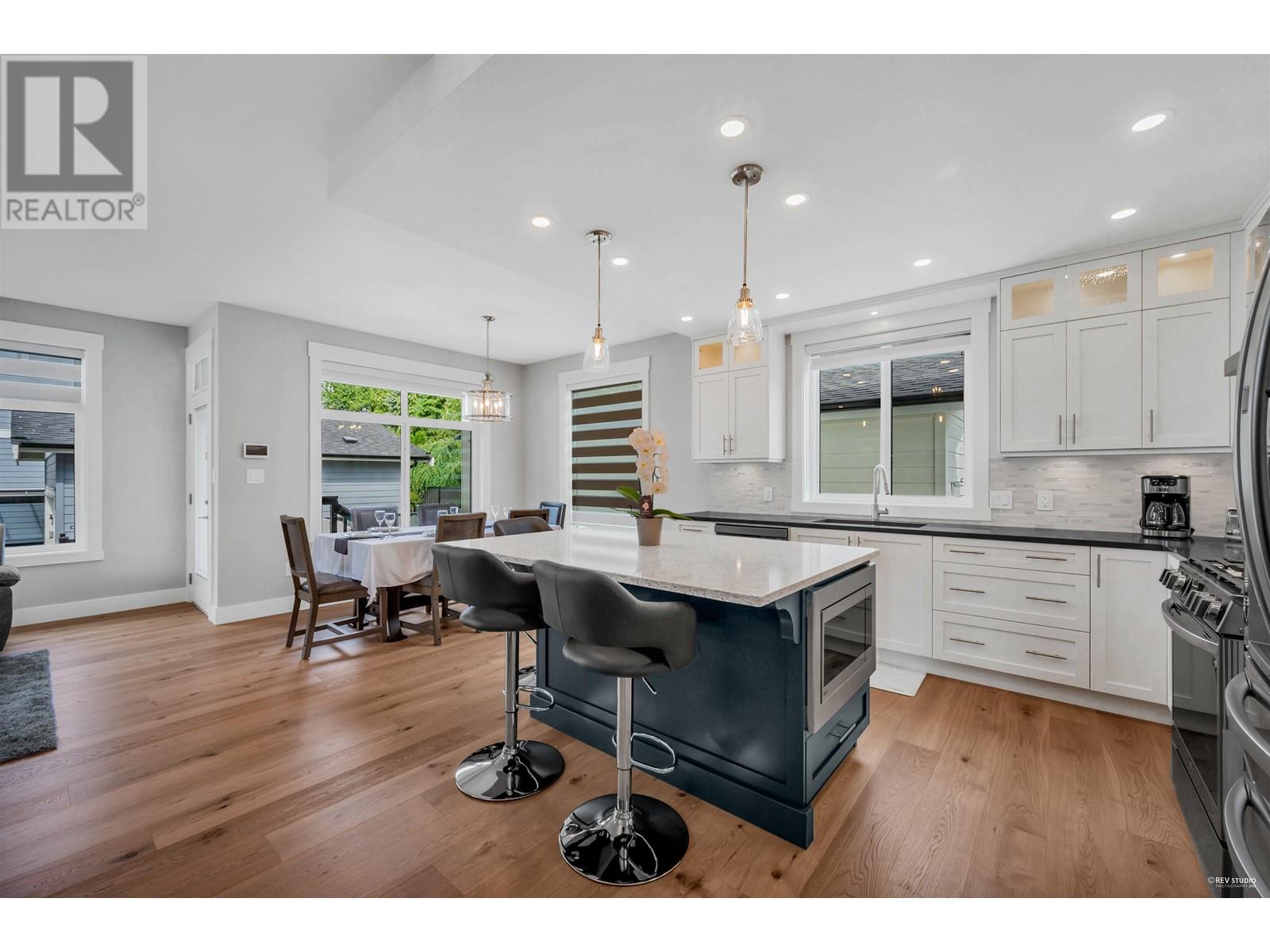 390 Seventh Avenue Property Photo 4