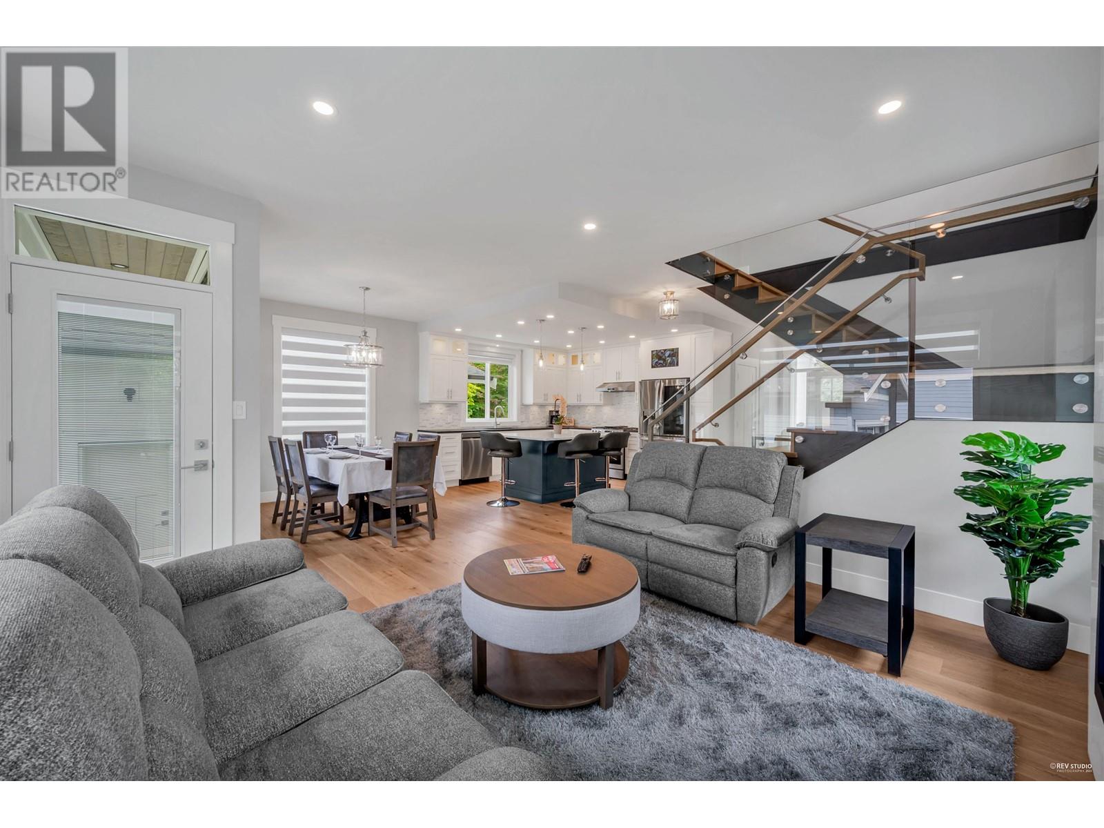 390 Seventh Avenue Property Photo 9