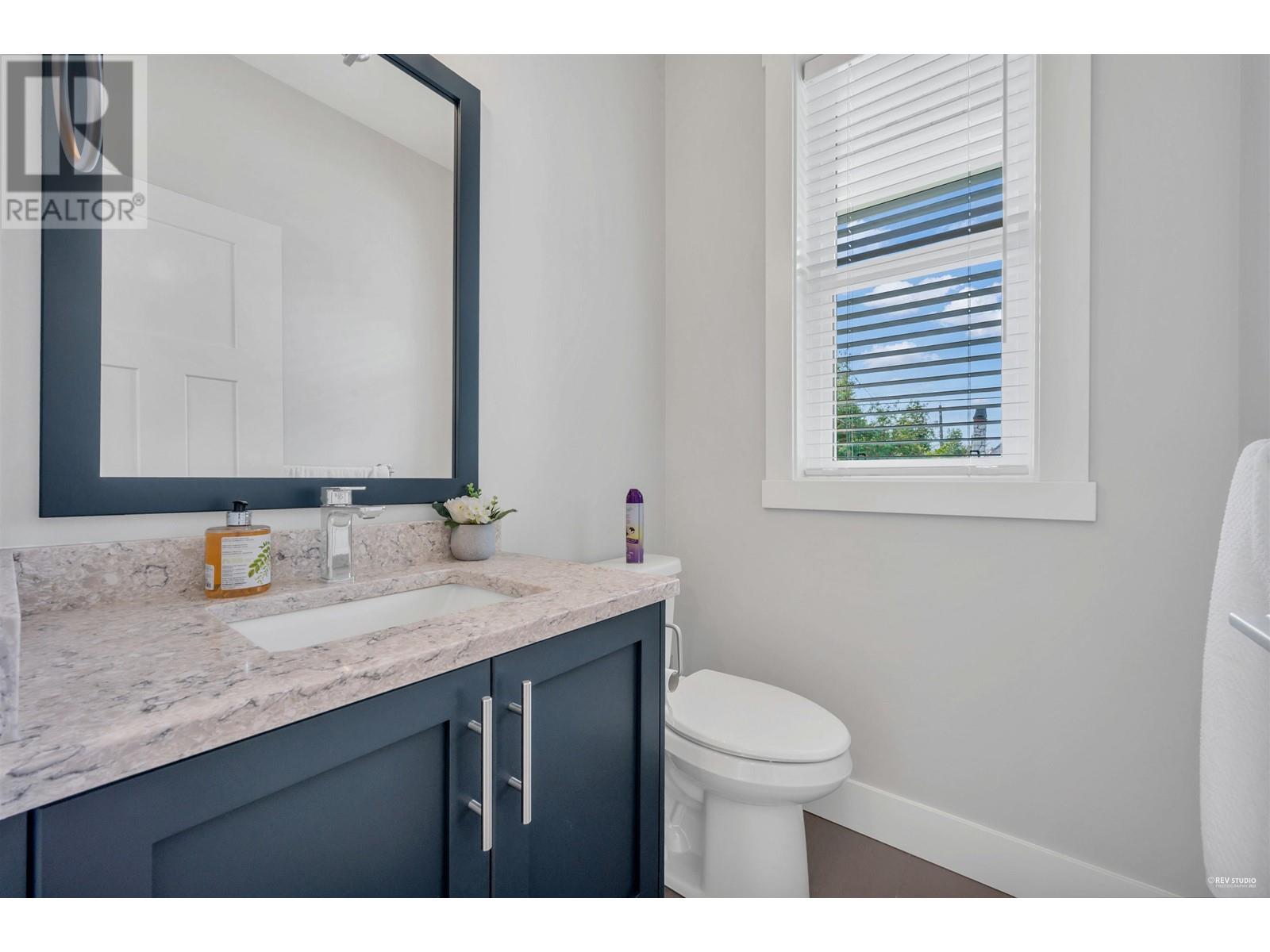 390 Seventh Avenue Property Photo 12