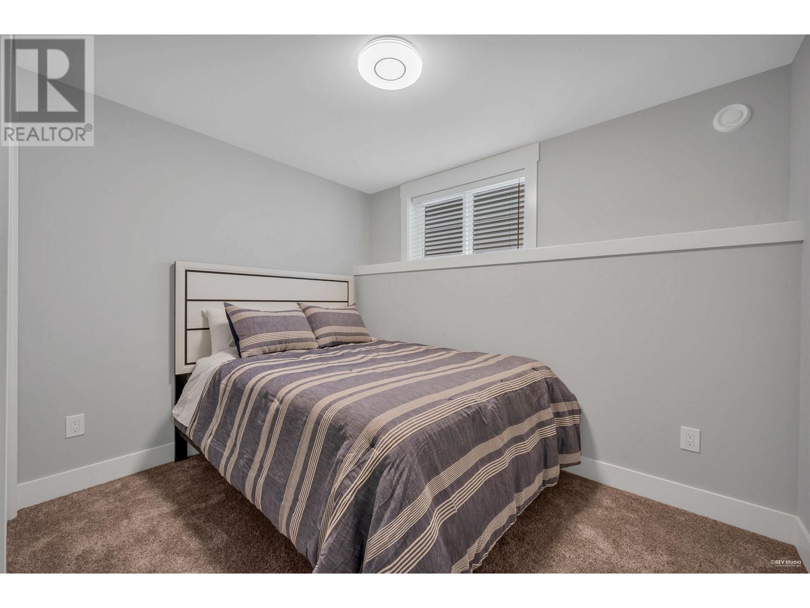 390 Seventh Avenue Property Photo 21