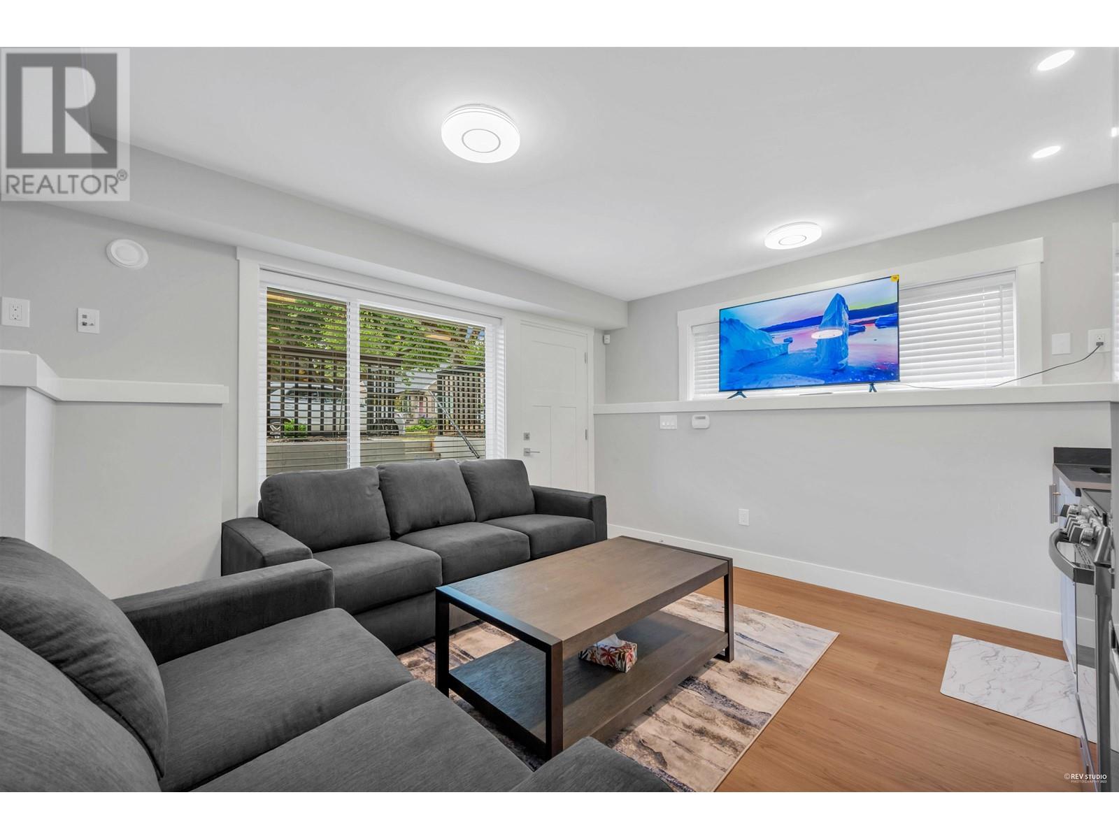 390 Seventh Avenue Property Photo 22
