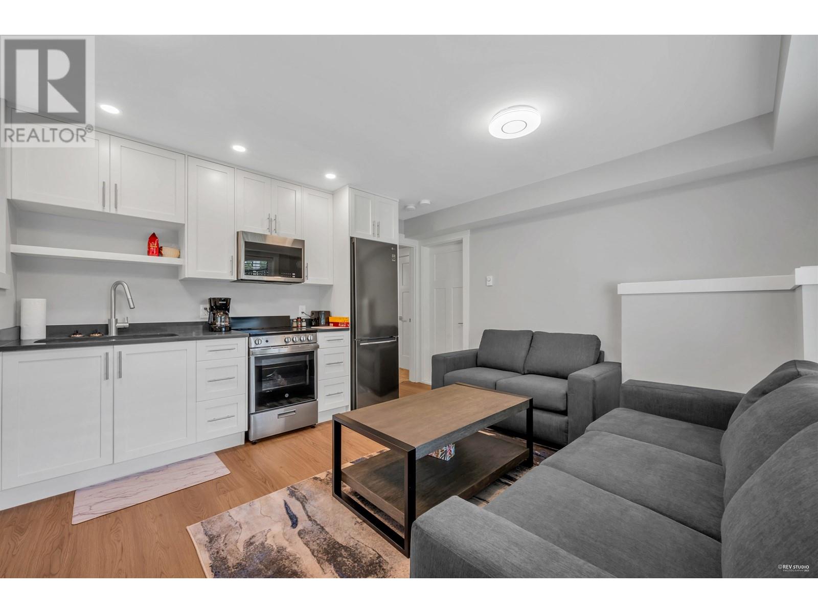 390 Seventh Avenue Property Photo 23