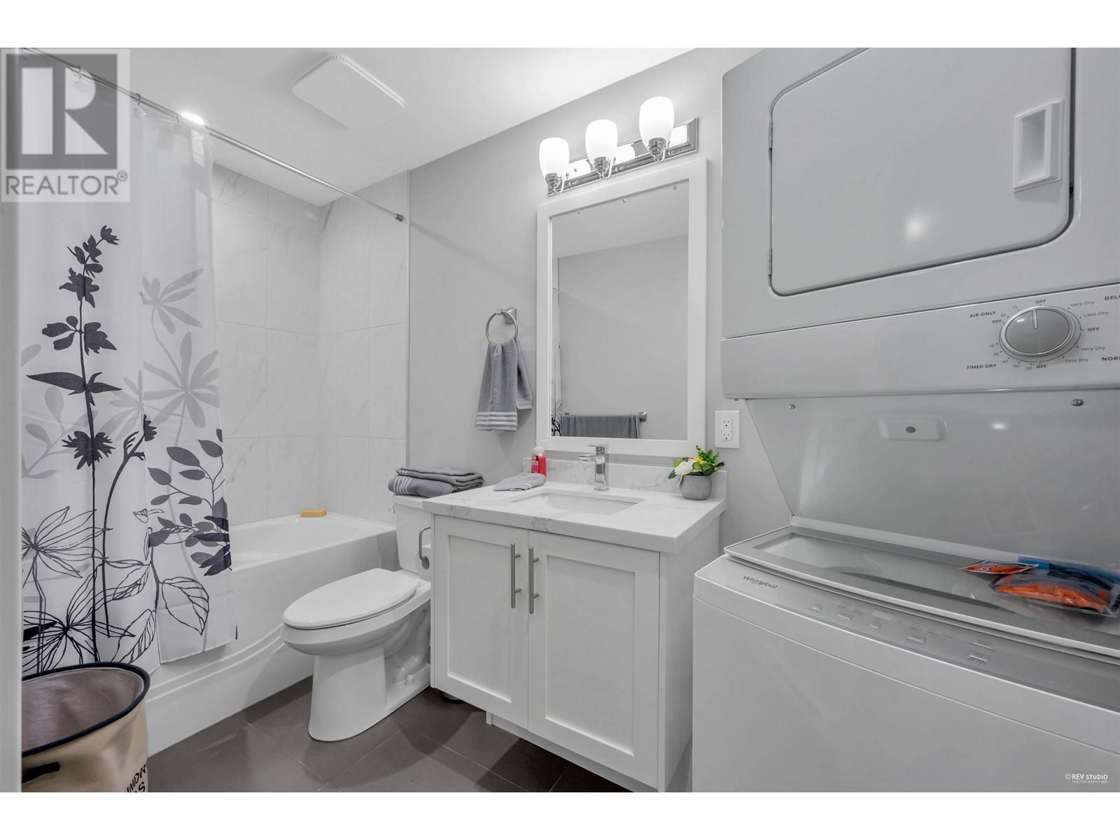 390 Seventh Avenue Property Photo 24