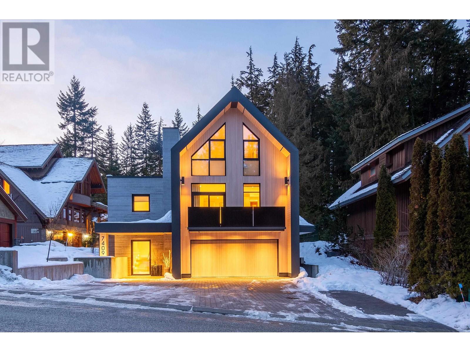 7409 Treetop Lane Property Photo 1