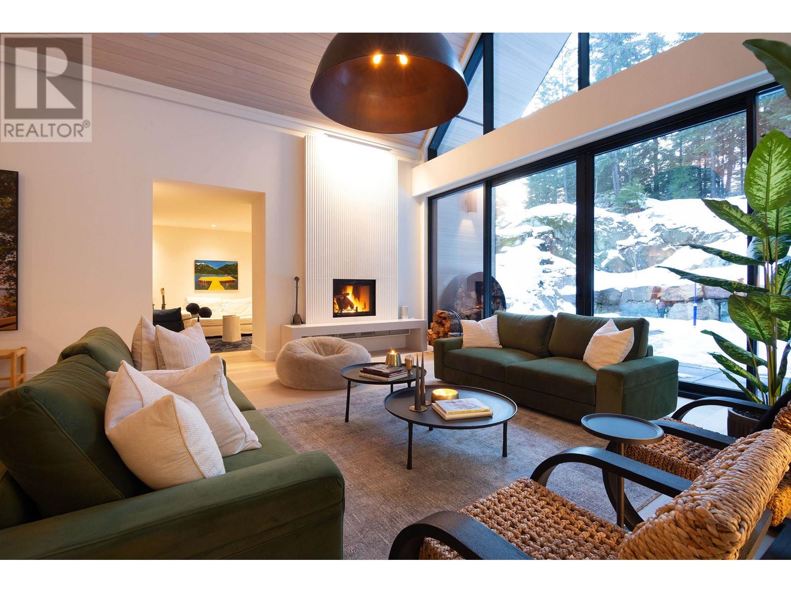 7409 Treetop Lane Property Photo 15