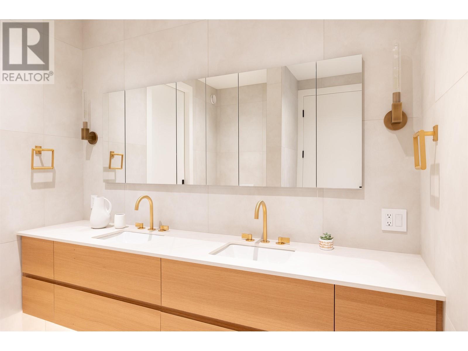 7409 Treetop Lane Property Photo 21