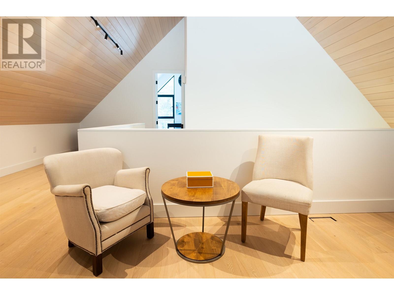 7409 Treetop Lane Property Photo 29