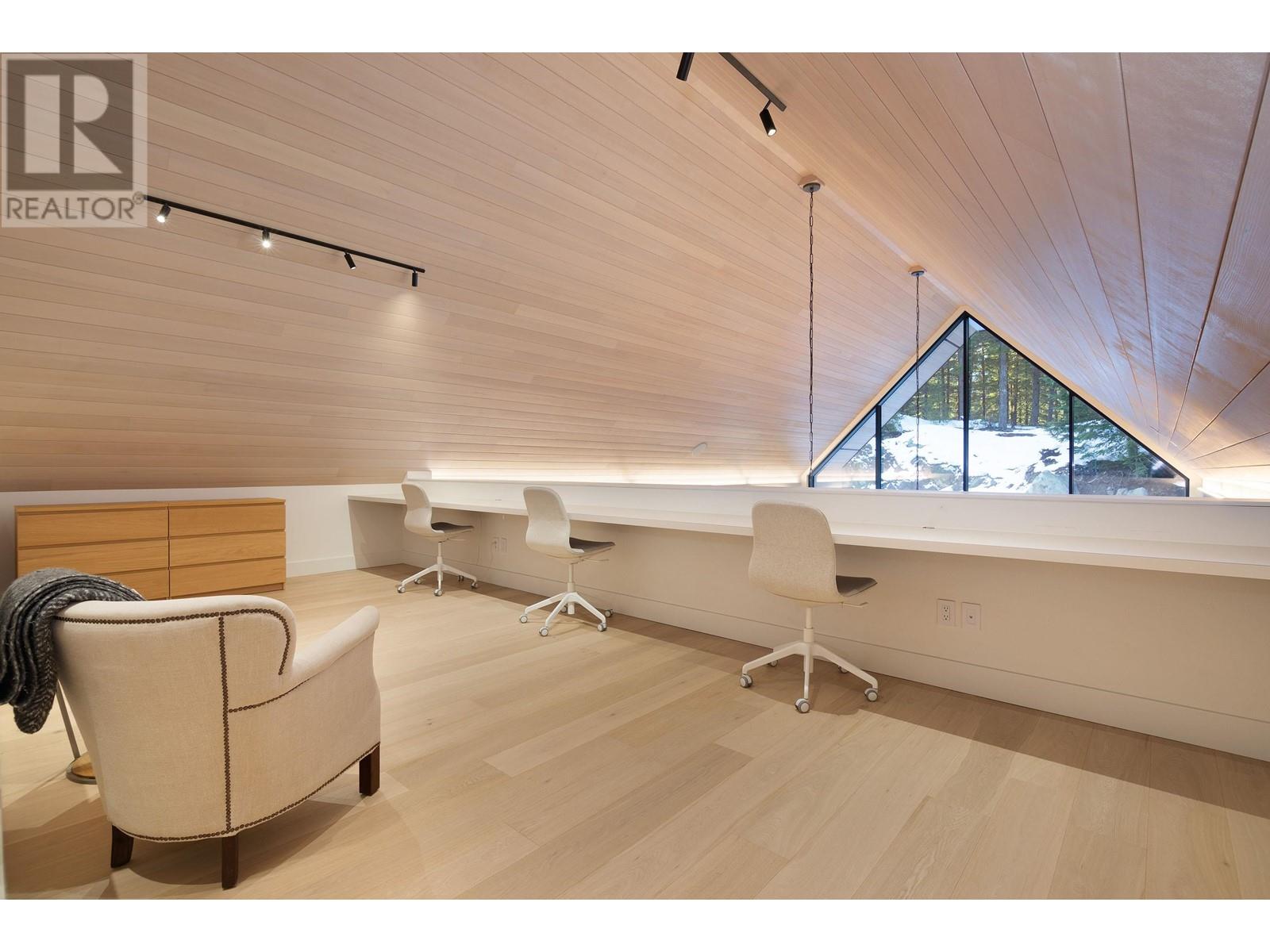 7409 Treetop Lane Property Photo 30