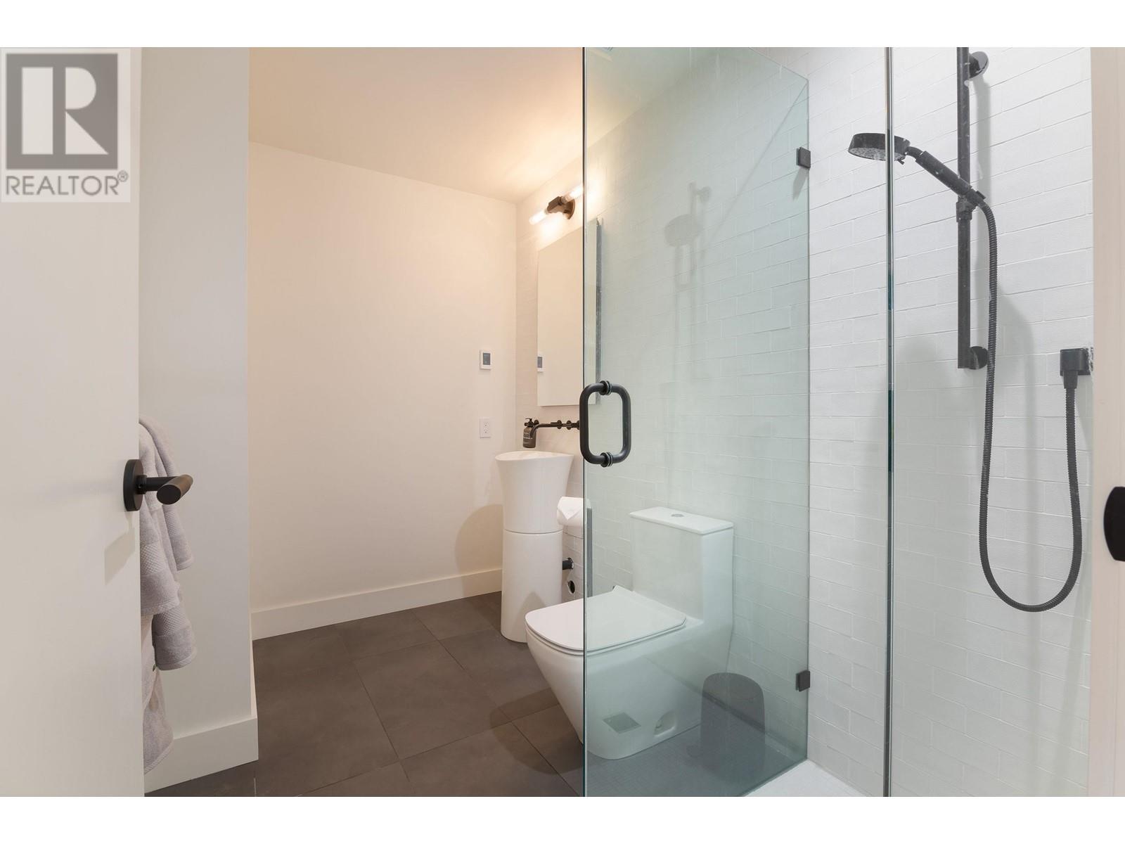 7409 Treetop Lane Property Photo 32