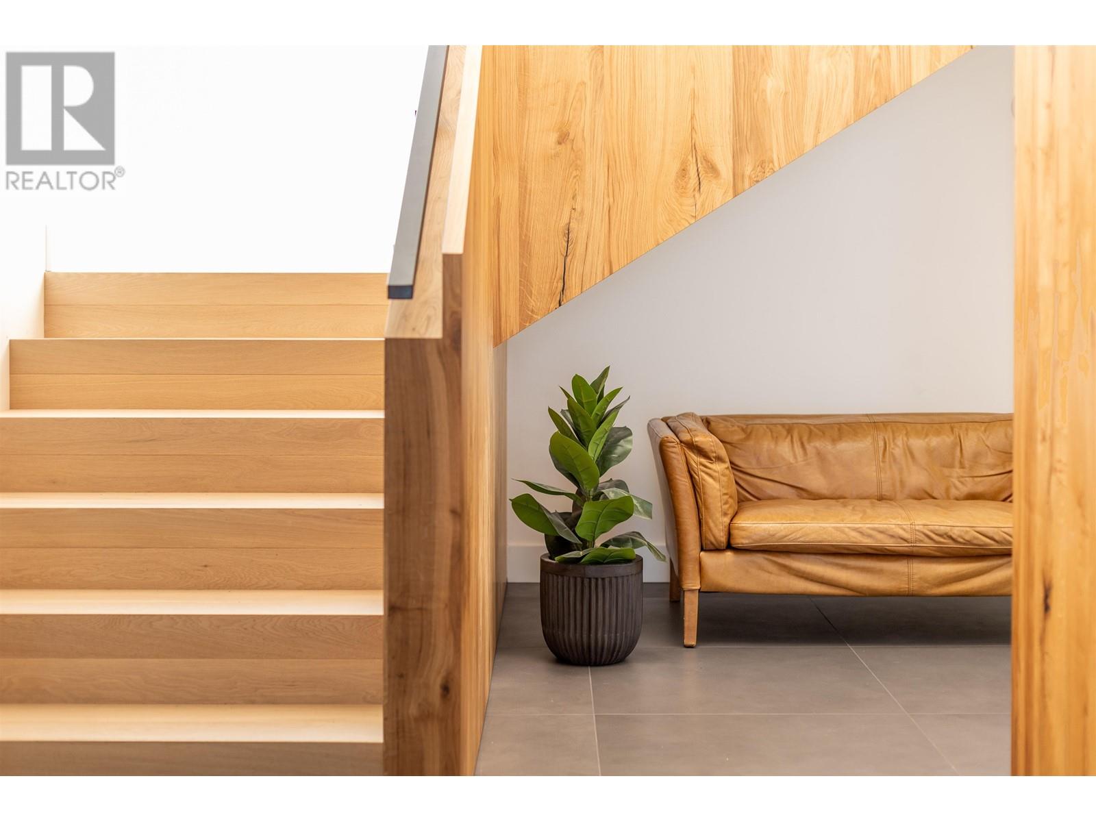 7409 Treetop Lane Property Photo 35