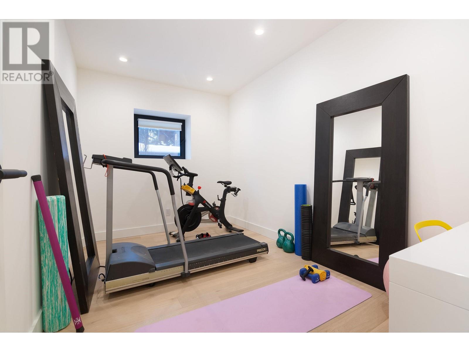 7409 Treetop Lane Property Photo 36