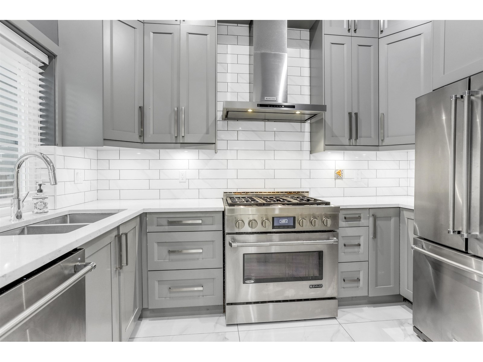 7869 167 Street Property Photo 18