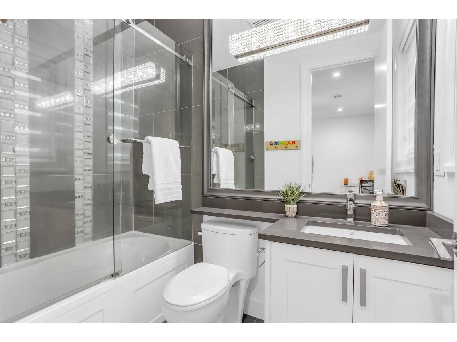 7869 167 Street Property Photo 29