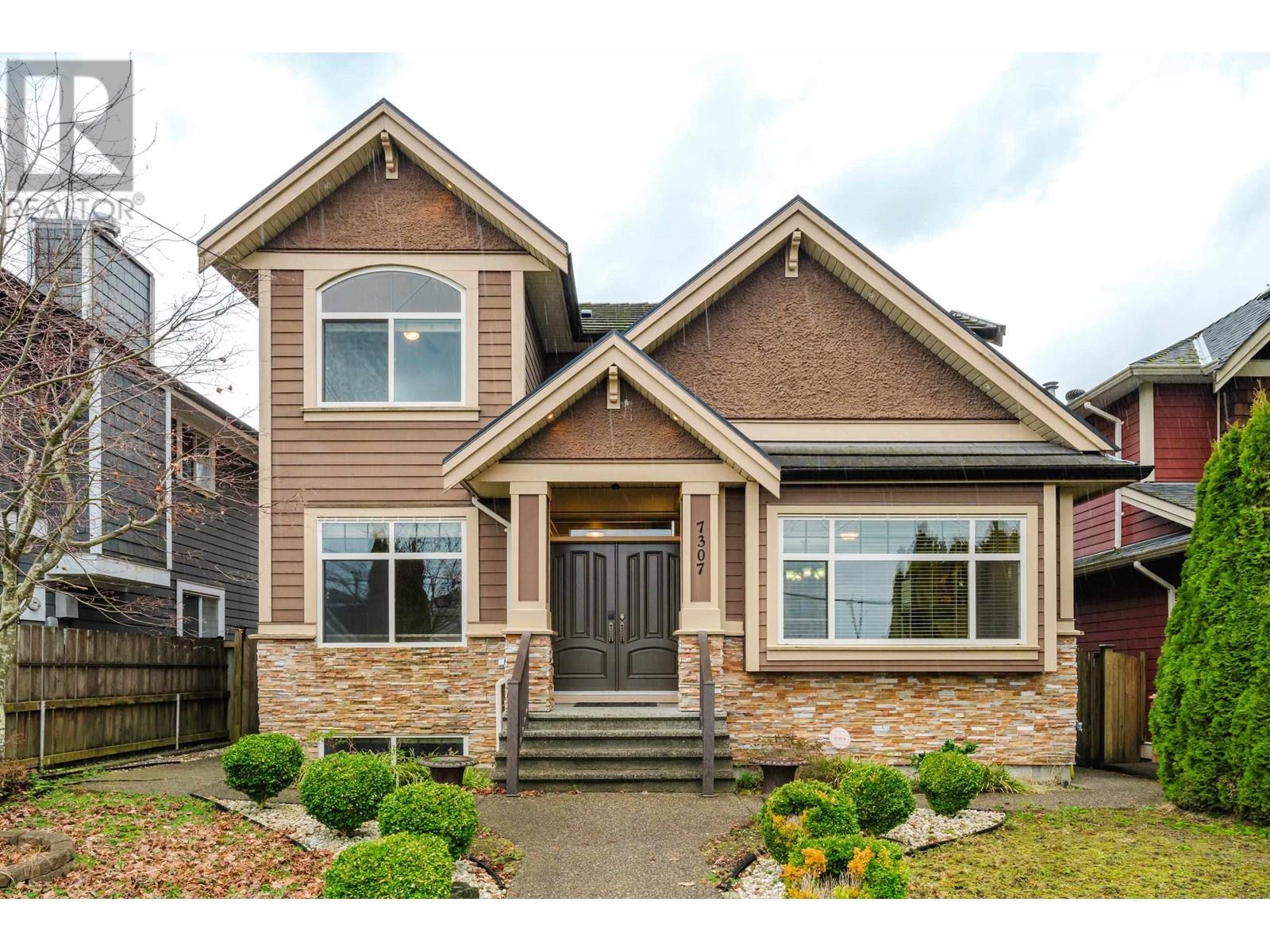 7307 2ND STREET Property Photo 1