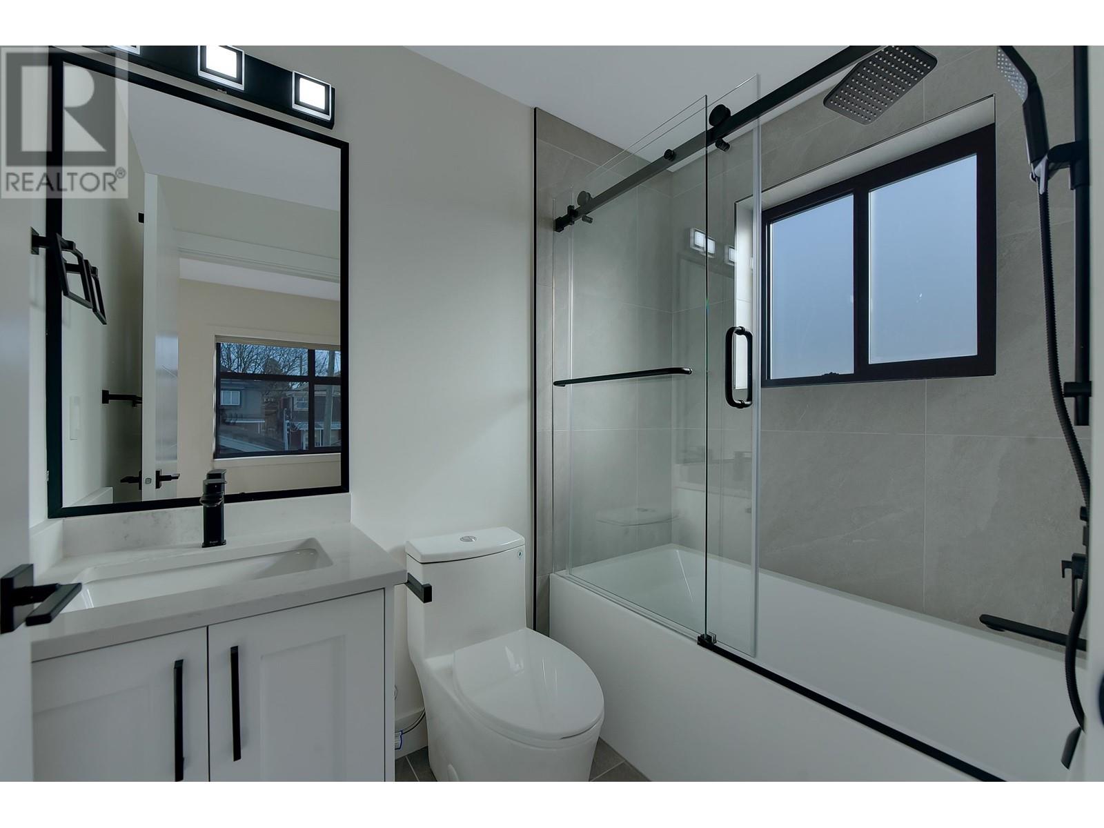 2 8079 Selkirk Street Property Photo 23